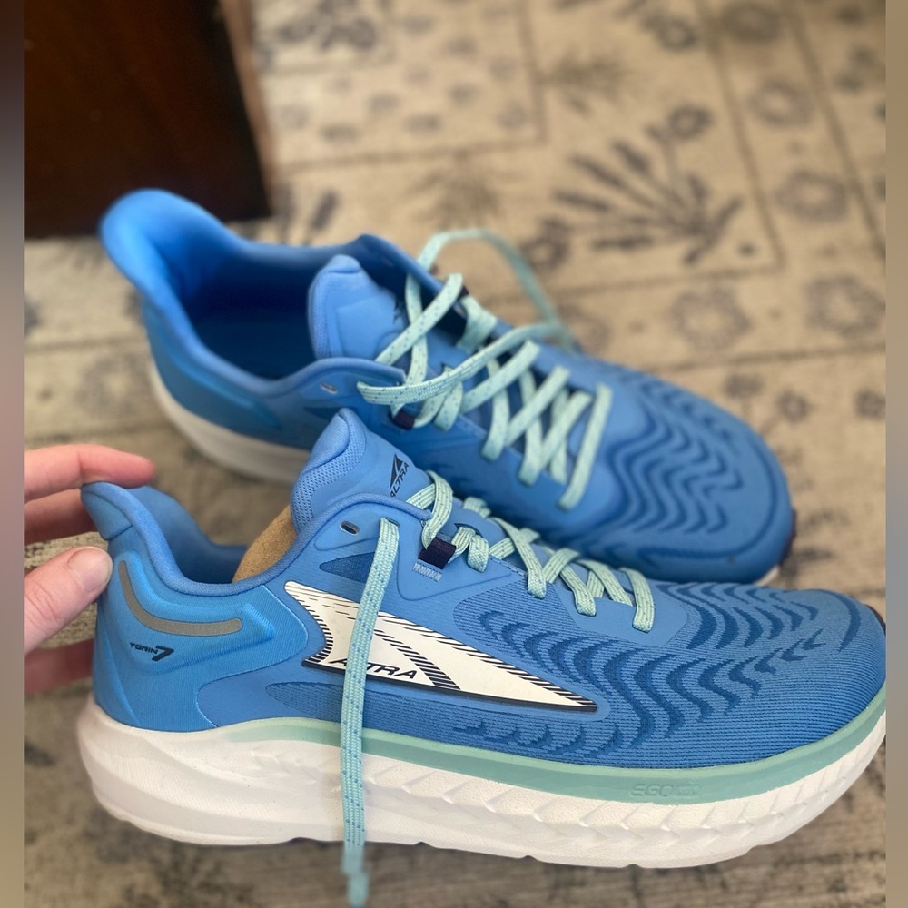Unworn Altra Torin 7s